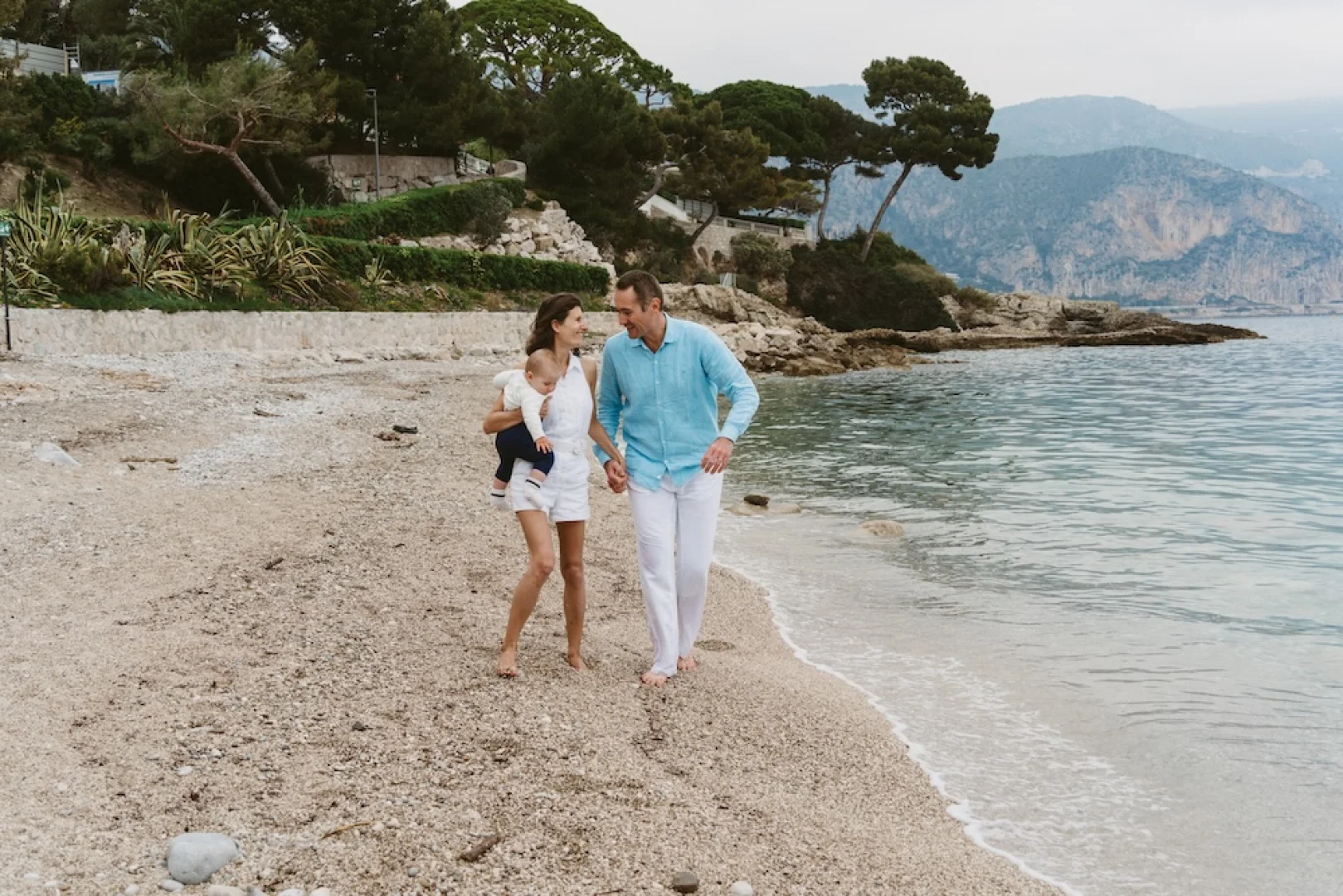 Séance photo en famille à la plage de Saint-Jean-Cap-Ferrat 