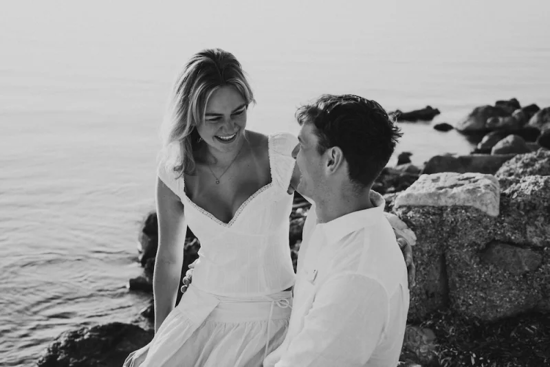 Séance couple à Cannes au lever du soleil