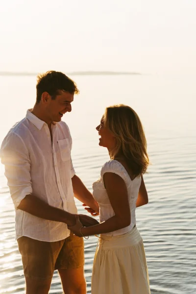 Séance couple à Cannes au lever du soleil