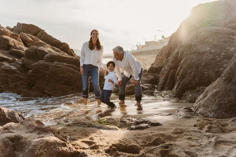 Shooting famille sur la plage de Cannes