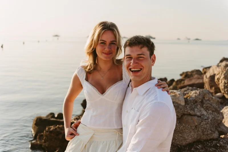 Séance couple à Cannes au lever du soleil