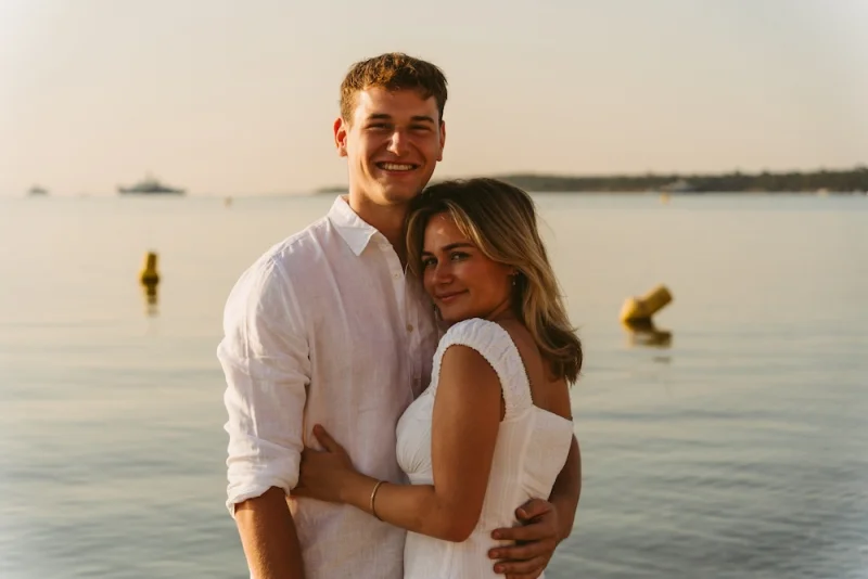 Séance couple à Cannes au lever du soleil