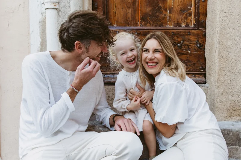 Séance famille au Suquet à Cannes