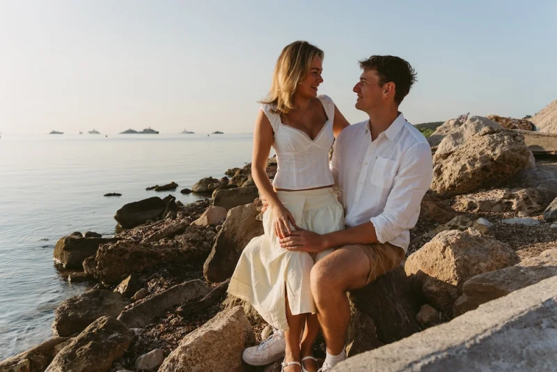 Séance couple à Cannes au lever du soleil