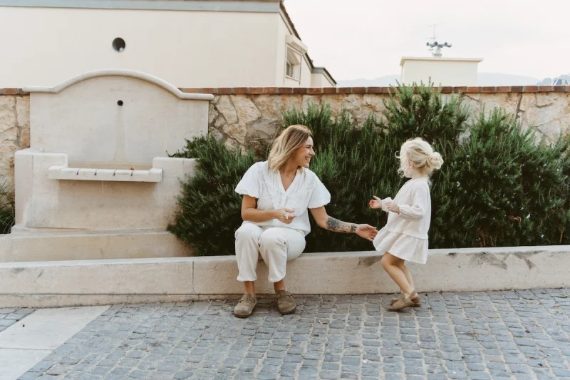 Séance famille au Suquet à Cannes