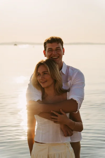 Séance couple à Cannes au lever du soleil