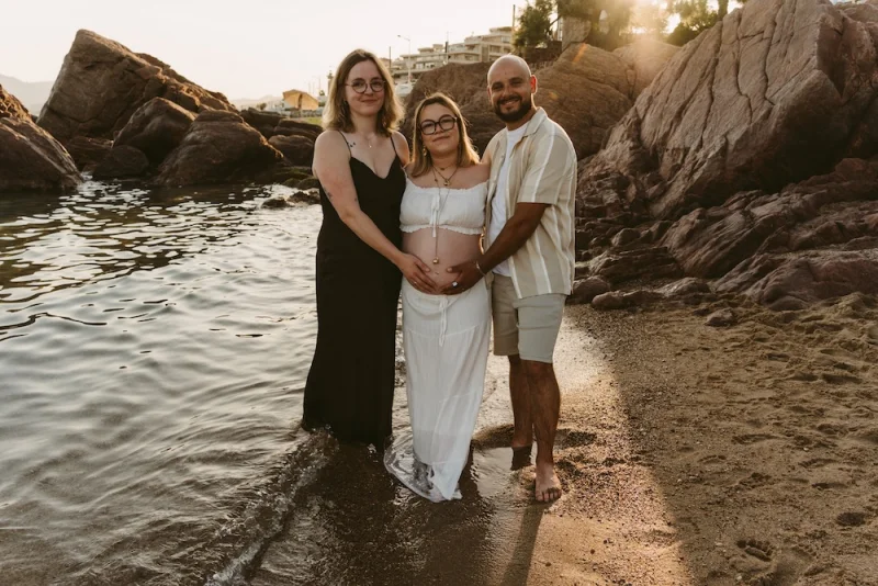 Séance grossesse à Cannes au coucher du soleil