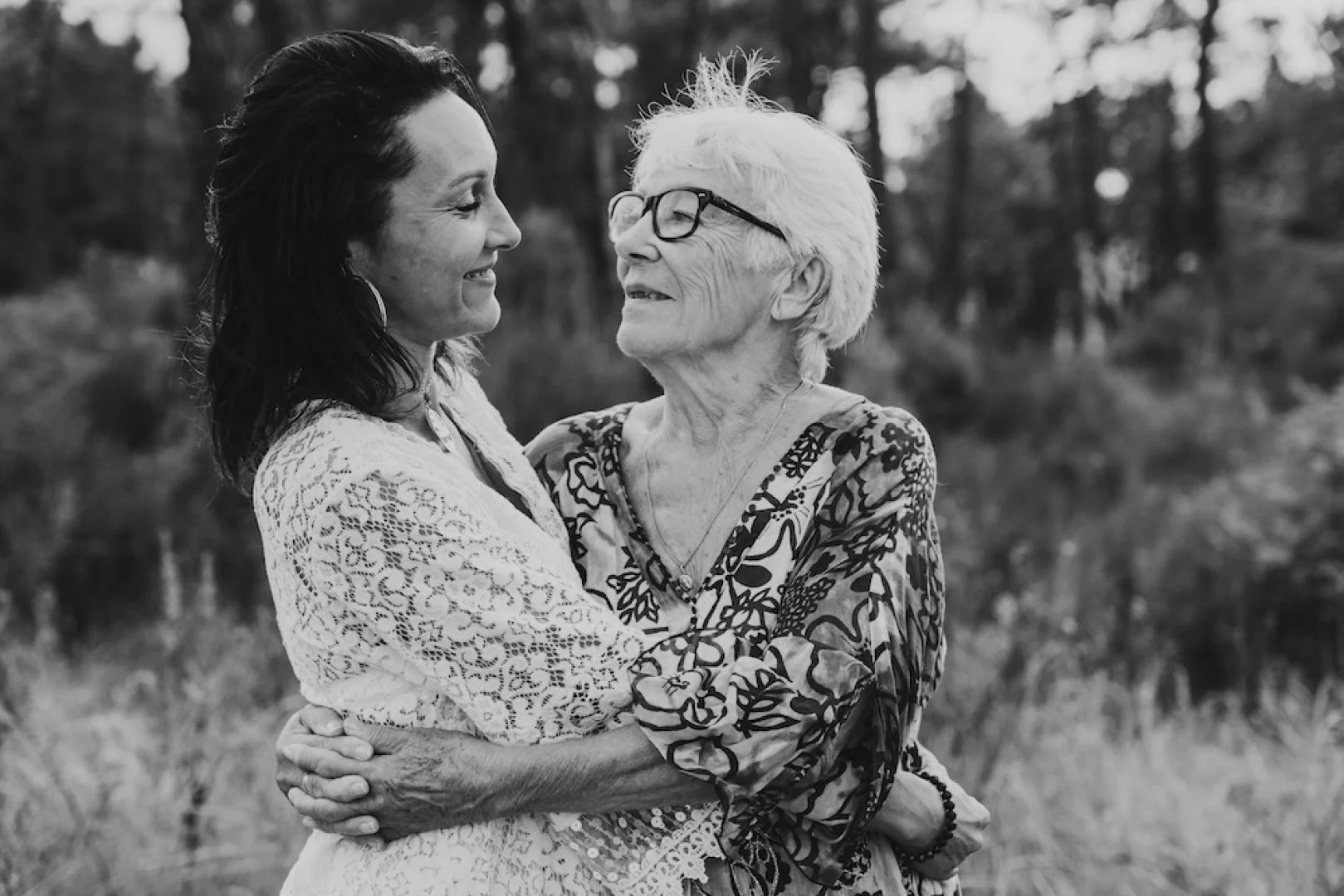 calin-mere-fille-adulte