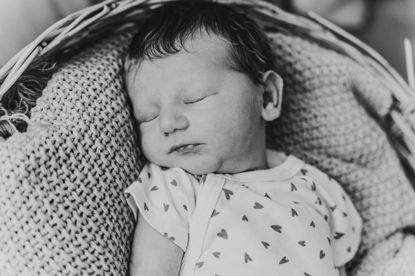 nouveau-ne-noir-blanc