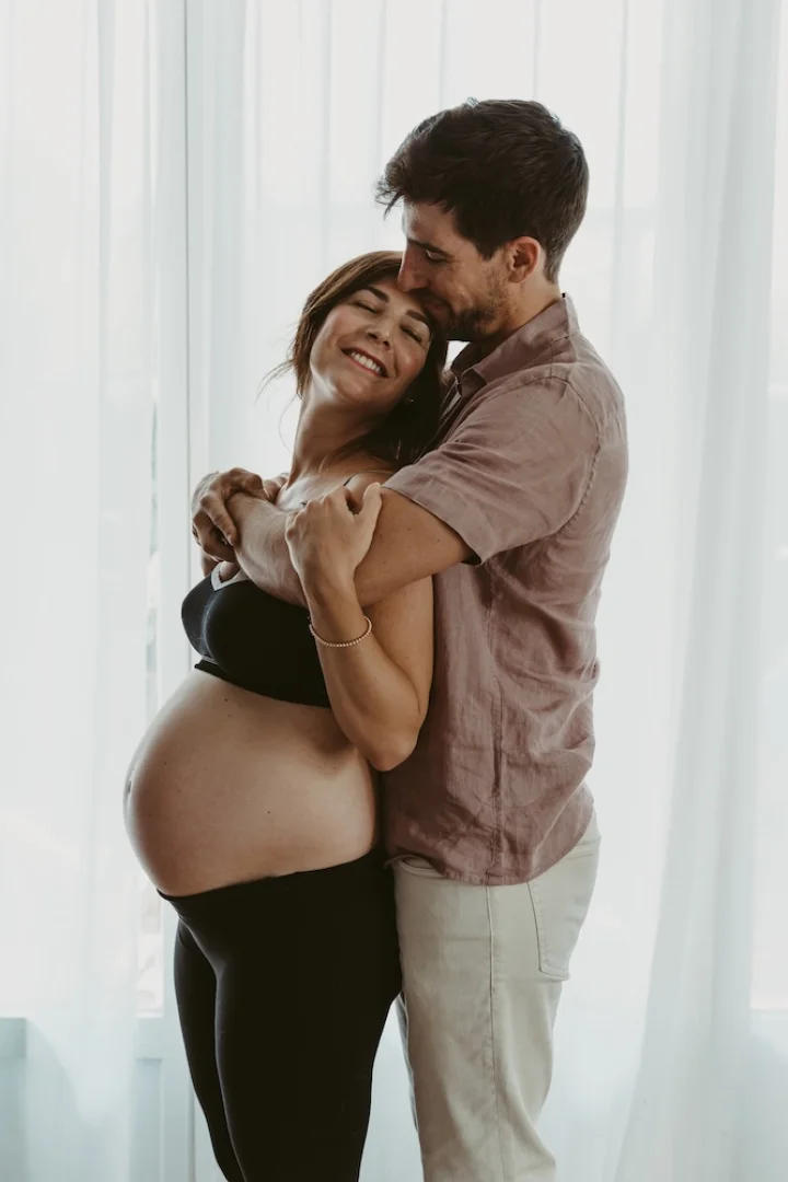 photo-grossesse-naturelle-studio