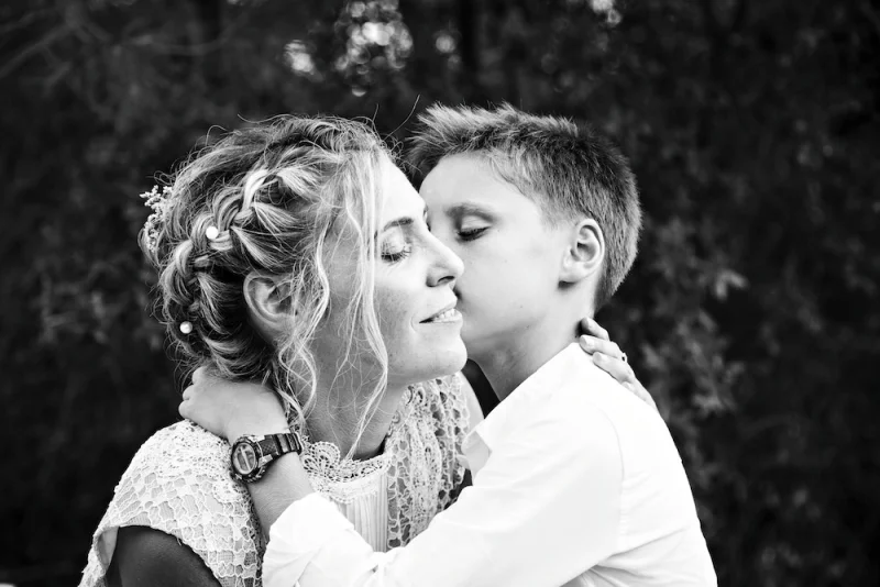 mere-fils-noir-et-blanc